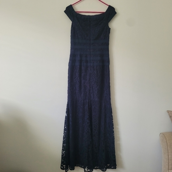 Tadashi Shoji Textured Lace Mermaid Gown Navy Blue Size 8 - Picture 10 of 16